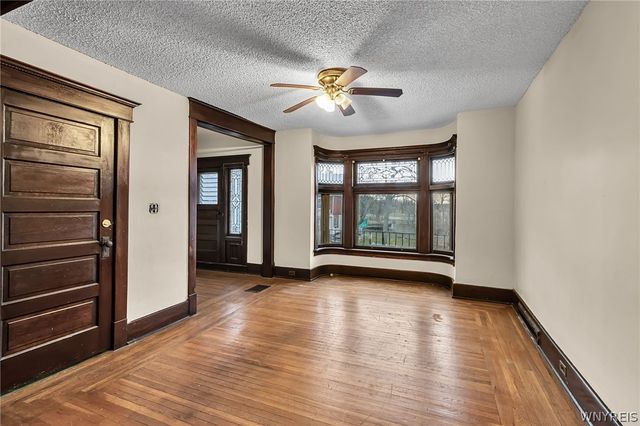 42 Linden Park, Buffalo, NY 14208