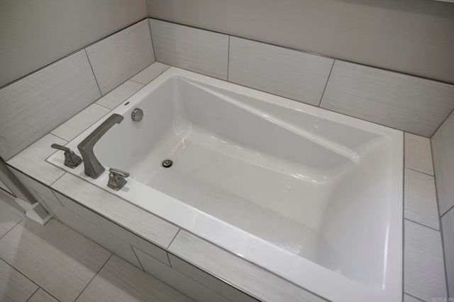 56 Biarritz Way, Hot Springs Village, AR 71909