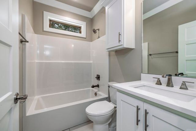 56 Biarritz Way, Hot Springs Village, AR 71909