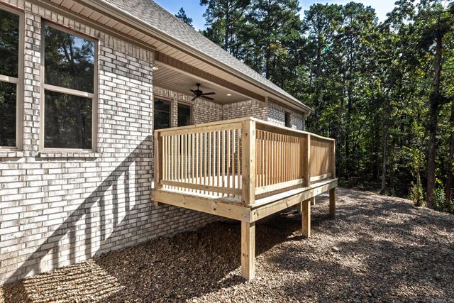 56 Biarritz Way, Hot Springs Village, AR 71909