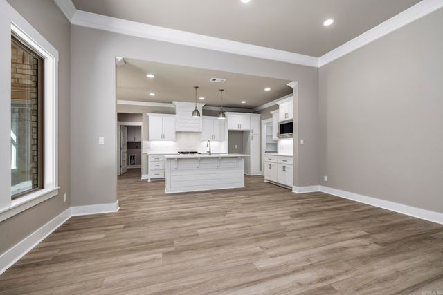 56 Biarritz Way, Hot Springs Village, AR 71909