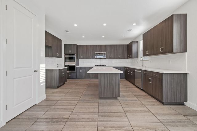 4411 S Ernest Street, Visalia, CA 93277