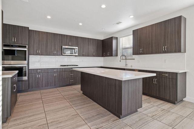 4411 S Ernest Street, Visalia, CA 93277