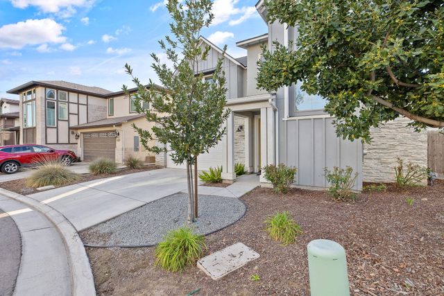 4411 S Ernest Street, Visalia, CA 93277