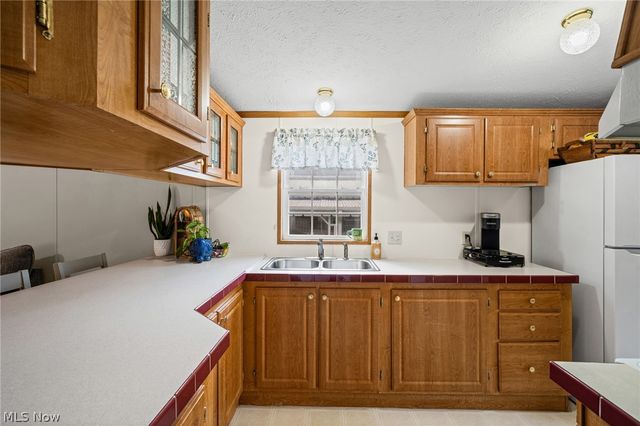19 Brookins Drive, Olmsted Falls, OH 44138