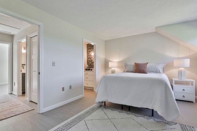 6 Veterans Rd Apt 15, Amherst, NH 03031