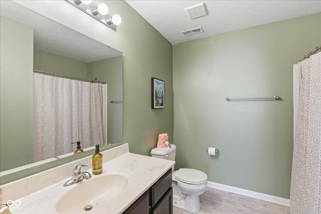 595 N Wyndstone Way, Fortville, IN 46040