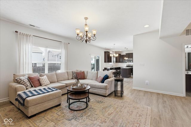 595 N Wyndstone Way, Fortville, IN 46040