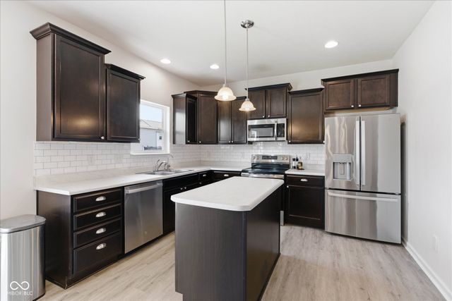 595 N Wyndstone Way, Fortville, IN 46040