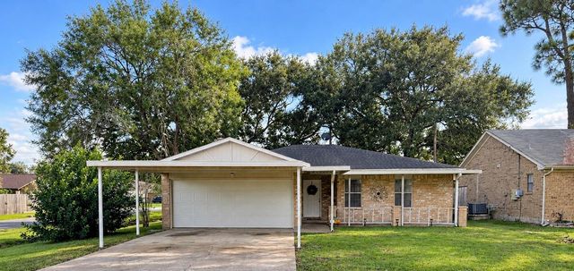 3130 Balzar Drive, Dickinson, TX 77539