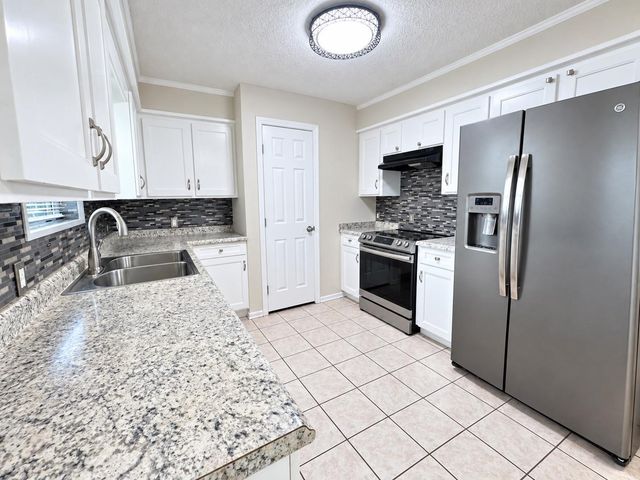 3130 Balzar Drive, Dickinson, TX 77539