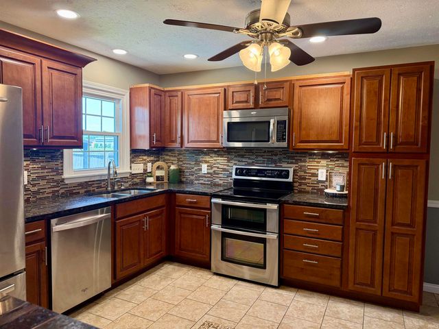6340 Country Lane, Evansville, IN 47715