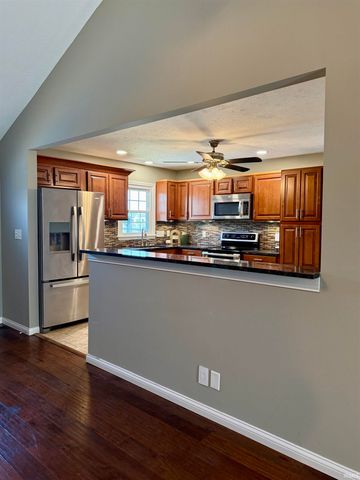 6340 Country Lane, Evansville, IN 47715