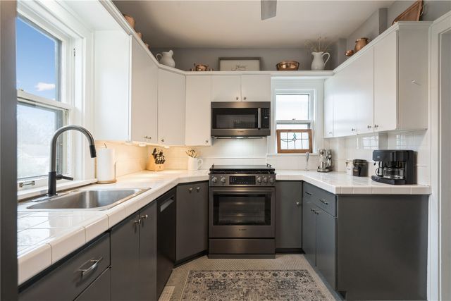 2335 Blake Blvd SE, Cedar Rapids, IA 52403