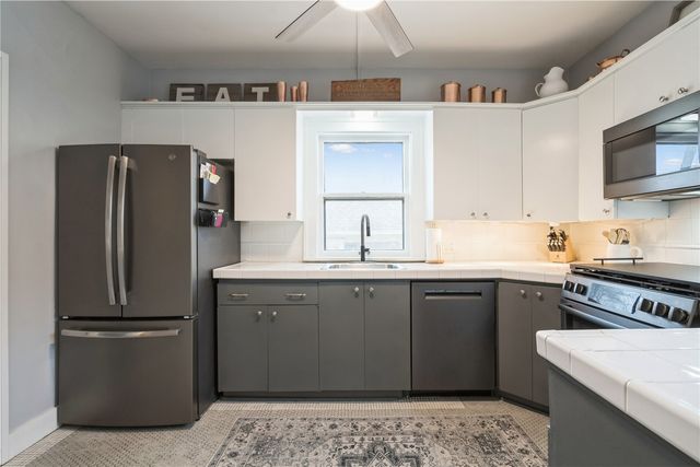 2335 Blake Blvd SE, Cedar Rapids, IA 52403