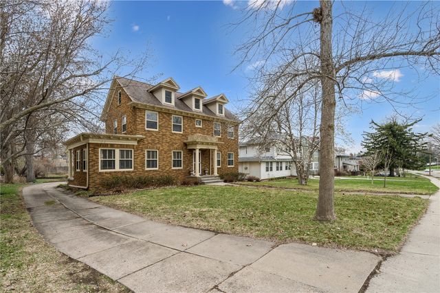 2335 Blake Blvd SE, Cedar Rapids, IA 52403