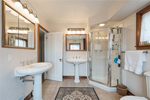 2335 Blake Blvd SE, Cedar Rapids, IA 52403