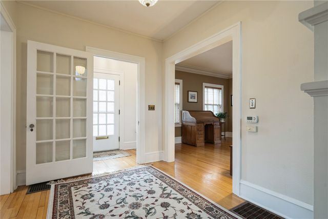 2335 Blake Blvd SE, Cedar Rapids, IA 52403