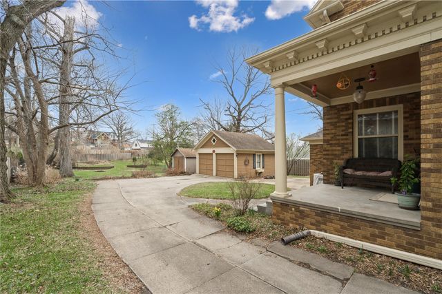 2335 Blake Blvd SE, Cedar Rapids, IA 52403