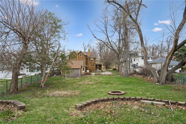 2335 Blake Blvd SE, Cedar Rapids, IA 52403