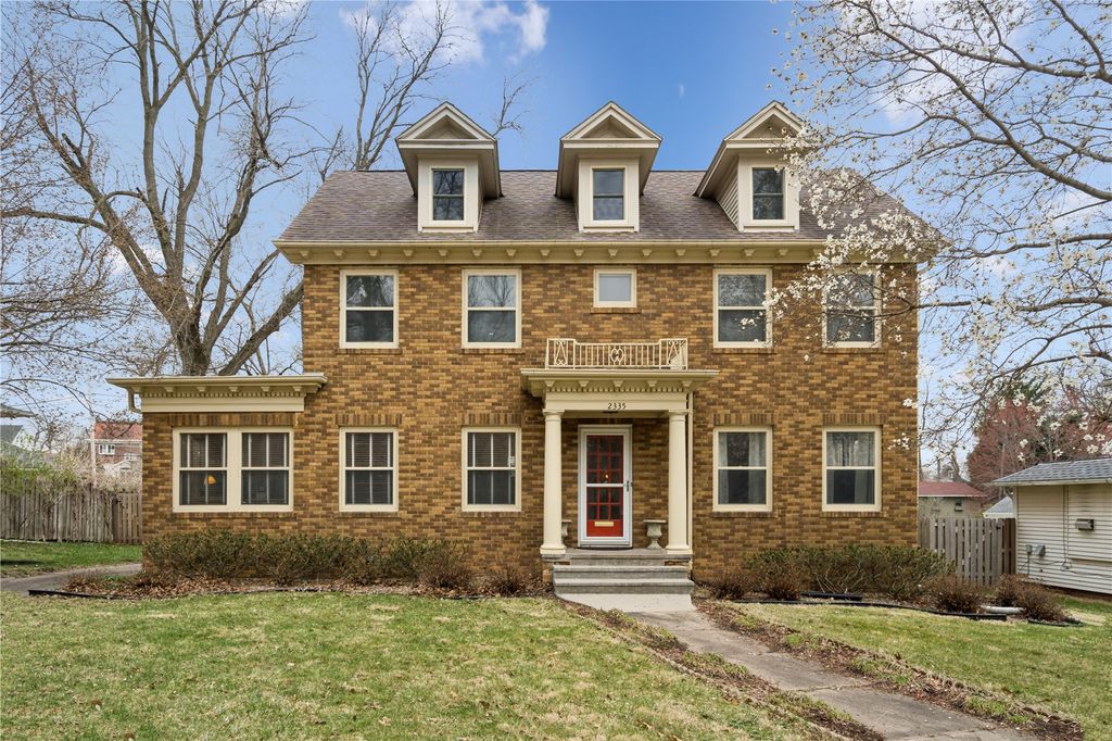 2335 Blake Blvd SE, Cedar Rapids, IA 52403