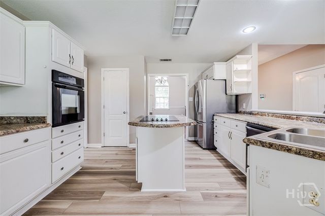 108 Bradford Drive, Bloomingdale, GA 31302