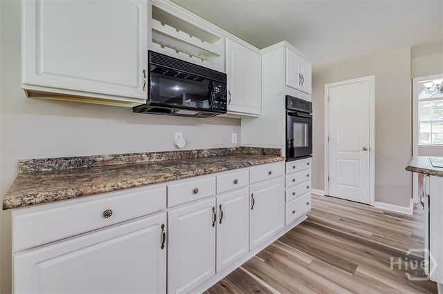 108 Bradford Drive, Bloomingdale, GA 31302