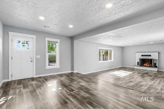 3029 N Maple Grove Rd, Boise, ID 83704