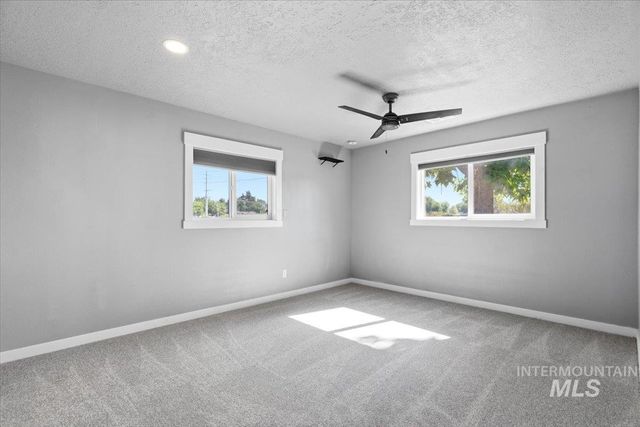 3029 N Maple Grove Rd, Boise, ID 83704