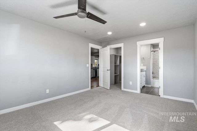 3029 N Maple Grove Rd, Boise, ID 83704