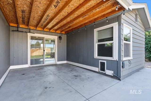 3029 N Maple Grove Rd, Boise, ID 83704