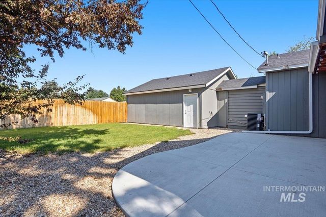 3029 N Maple Grove Rd, Boise, ID 83704