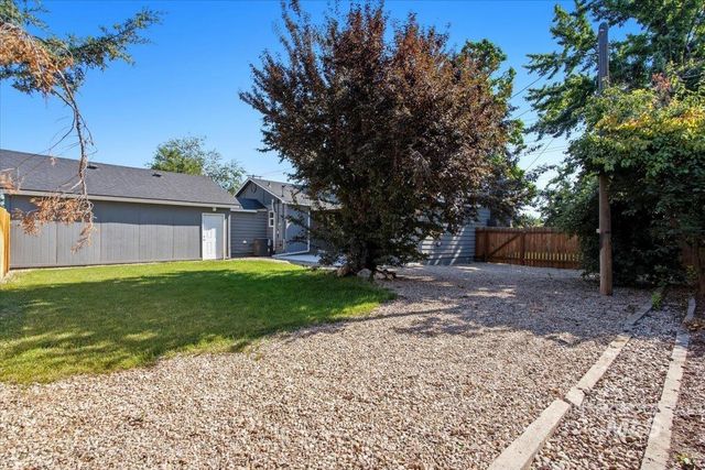 3029 N Maple Grove Rd, Boise, ID 83704