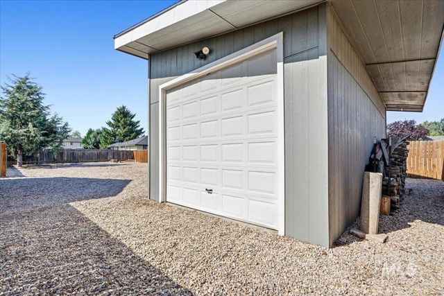 3029 N Maple Grove Rd, Boise, ID 83704