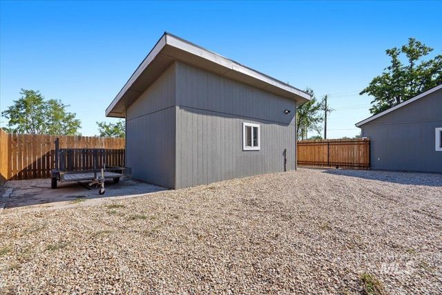 3029 N Maple Grove Rd, Boise, ID 83704