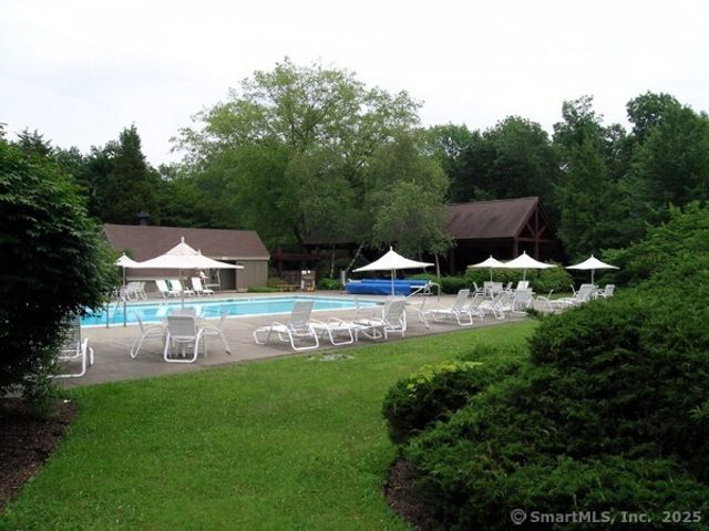 27 Heritage Village B, Southbury, CT 06488