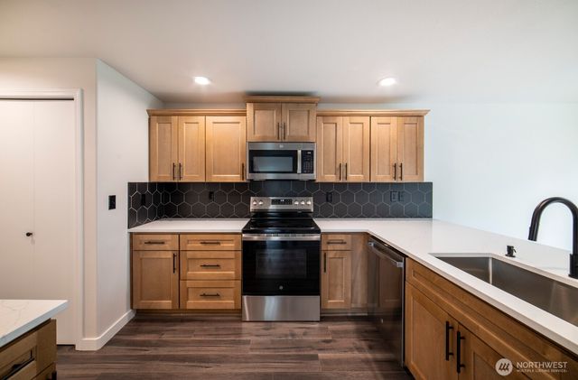 520 N Laventure Road, Mount Vernon, WA 98273