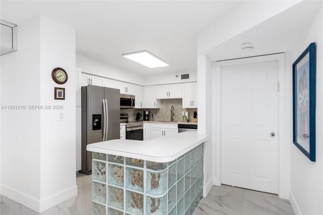 3530 Mystic Pointe Drive 2108, Aventura, FL 33180