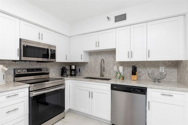 3530 Mystic Pointe Drive 2108, Aventura, FL 33180