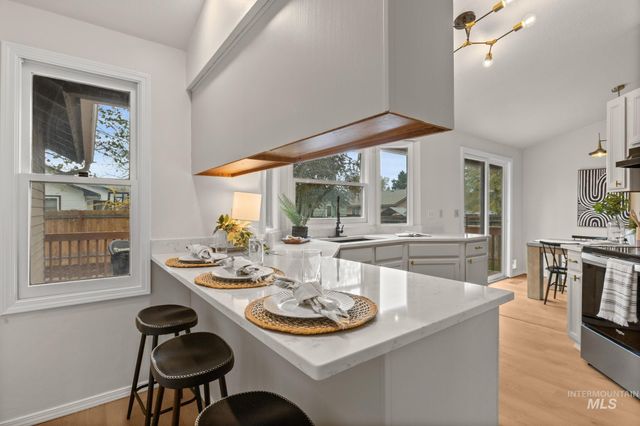 4745 N Oxbow Pl, Boise, ID 83713