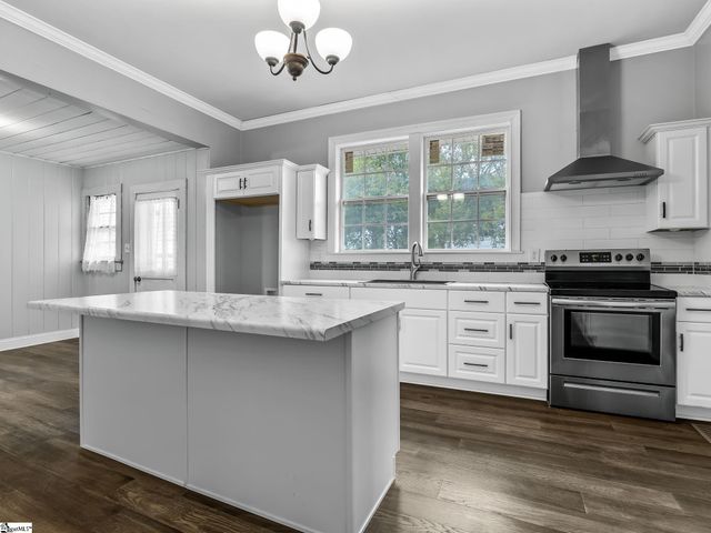 13 Damson Street, Spartanburg, SC 29303