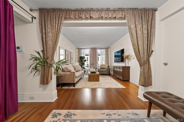 84-31 Van Wyck Expressway 3C, Jamaica, NY 11435