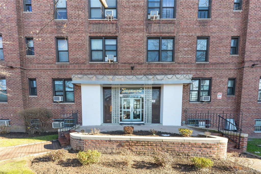 84-31 Van Wyck Expressway 3C, Jamaica, NY 11435