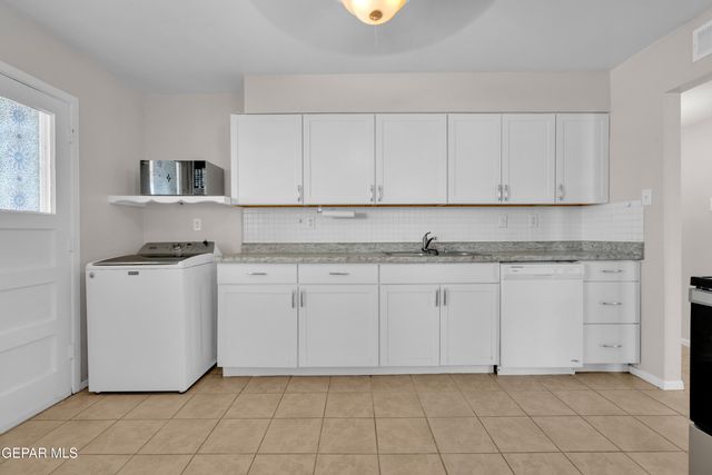 321 CRESTMONT Drive, El Paso, TX 79912