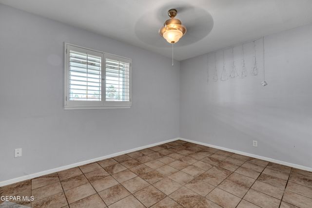 321 CRESTMONT Drive, El Paso, TX 79912