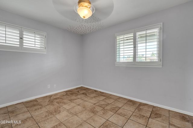 321 CRESTMONT Drive, El Paso, TX 79912