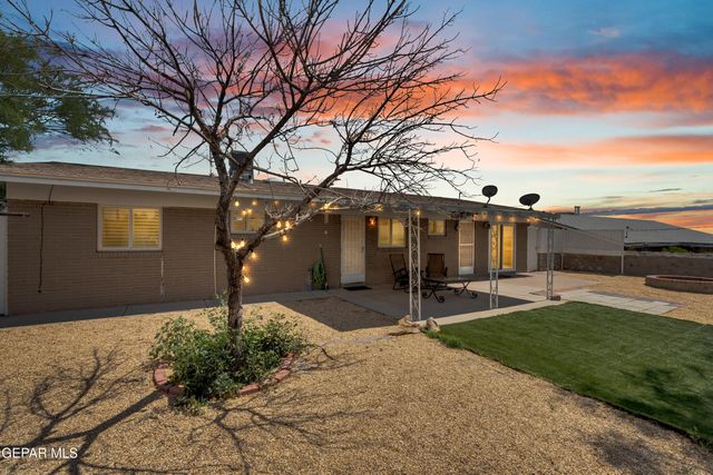 321 CRESTMONT Drive, El Paso, TX 79912