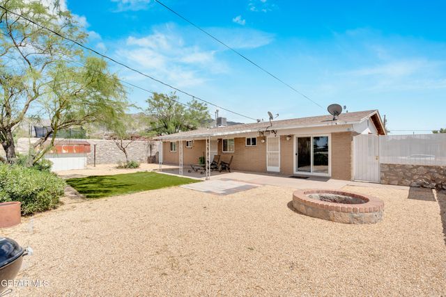 321 CRESTMONT Drive, El Paso, TX 79912