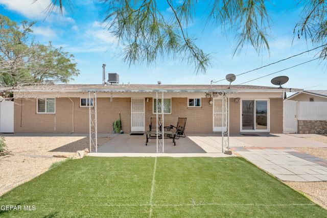 321 CRESTMONT Drive, El Paso, TX 79912