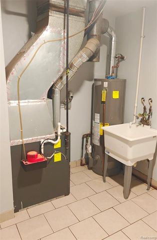 26118 Superior Road, Taylor, MI 48180